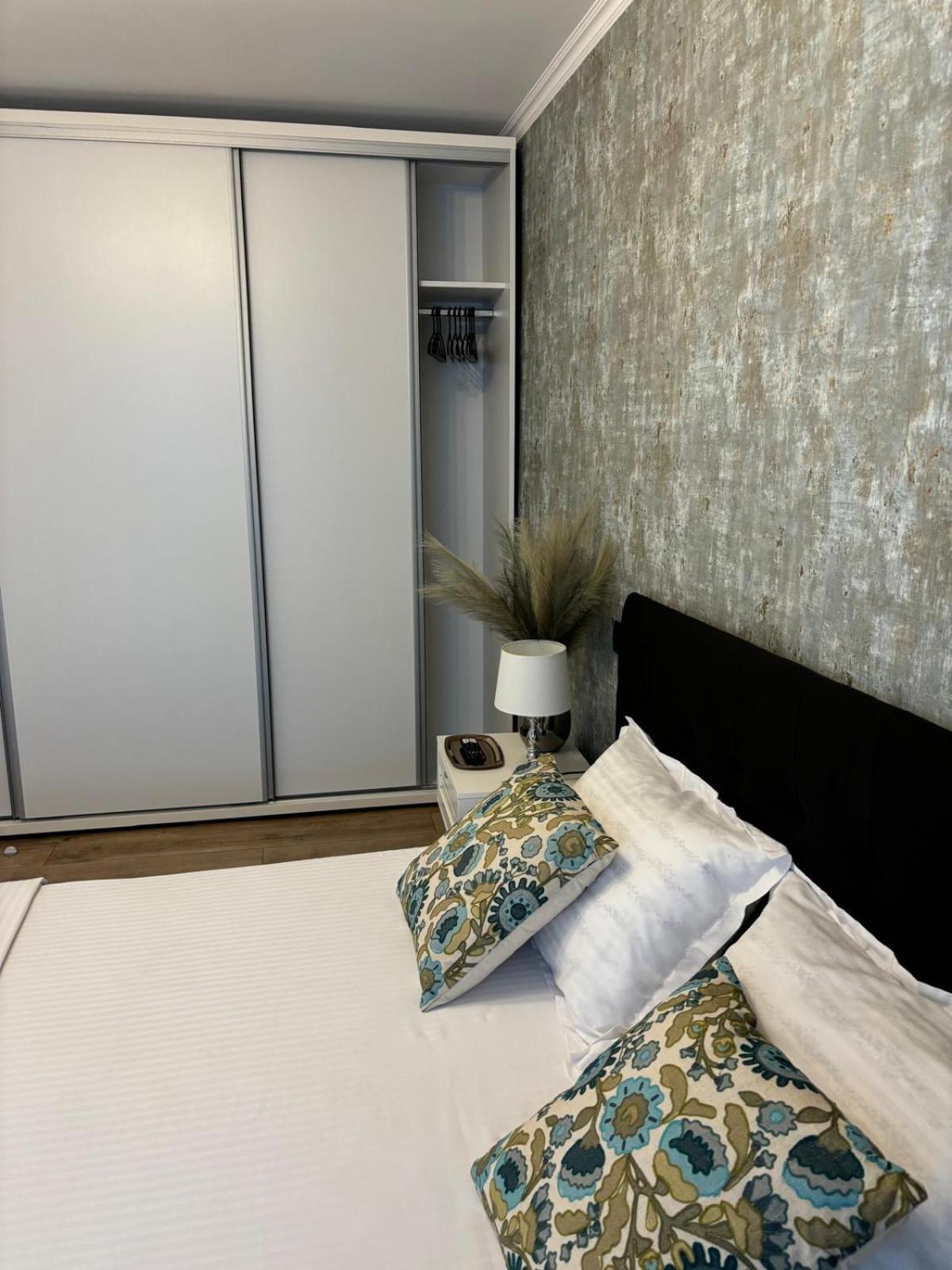Rorada Apartament Fagaras Bagian luar foto